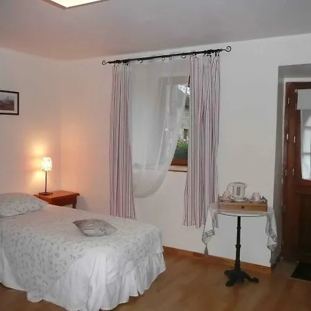 Dinan La Priquetais Bed & Breakfast