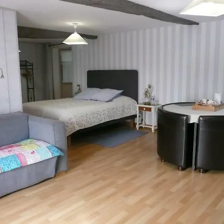 Dinan La Priquetais Bed & Breakfast 3*